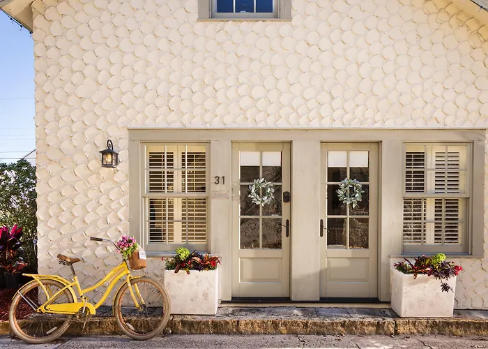 Resort: Bayfront Marin House